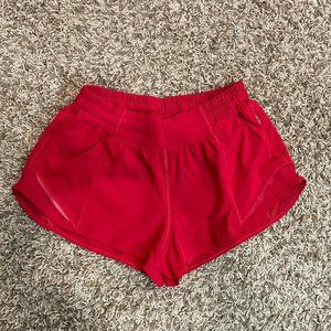 Lululemon Hotty Hot Low-rise LR Shorts w/Liner 2.5" inseam Size 6 Red